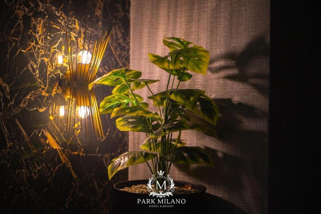 Park Milano Hotel อิซมีร์ ภายนอก รูปภาพ